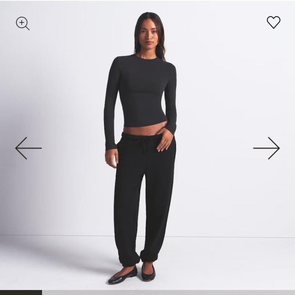 SKIMS NWT  Buttery Soft Cotton Jersey long Sleeve